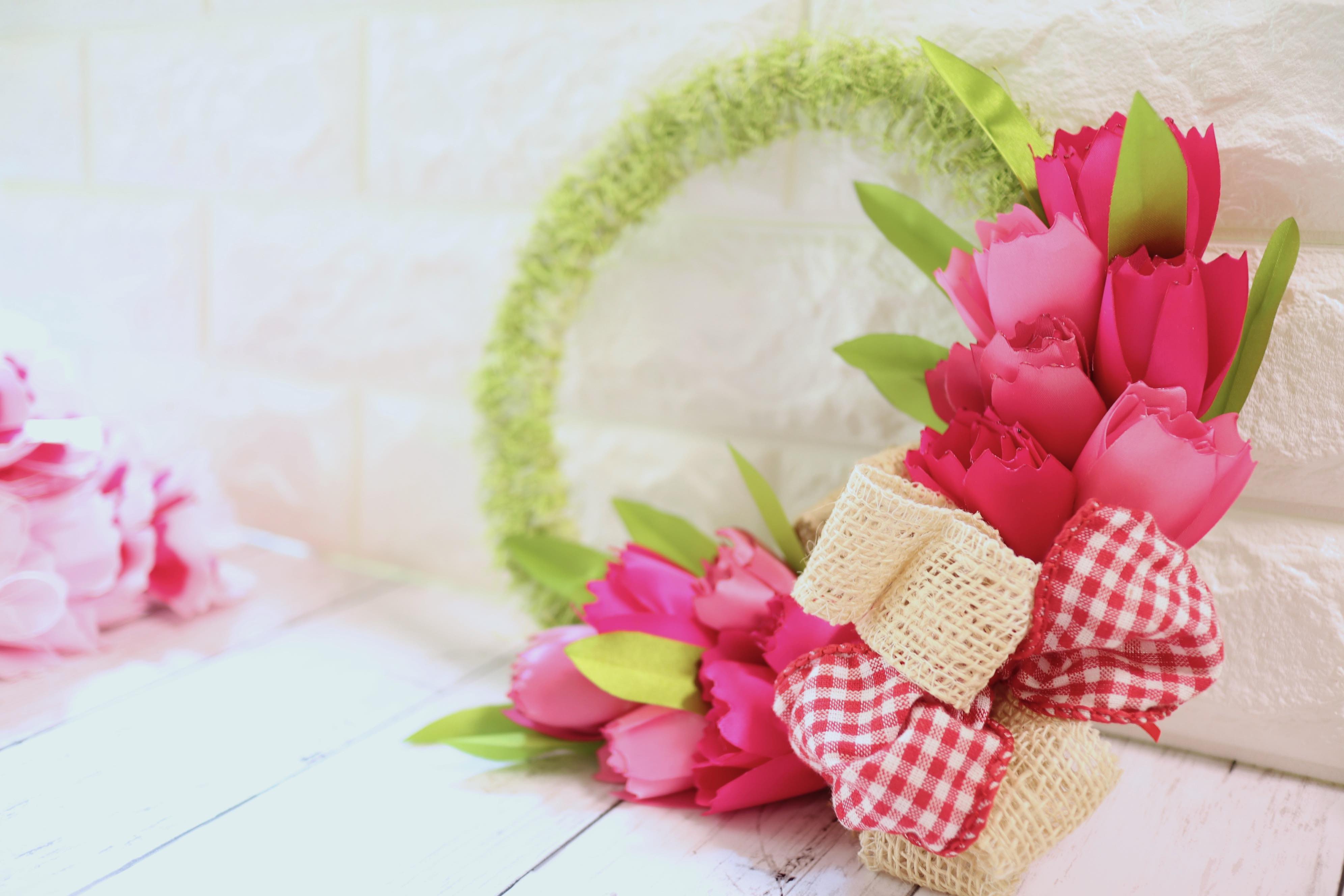 pretty-pink-tulip-wreath