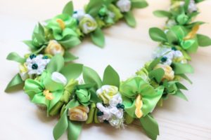 white-green-bouquet-lei